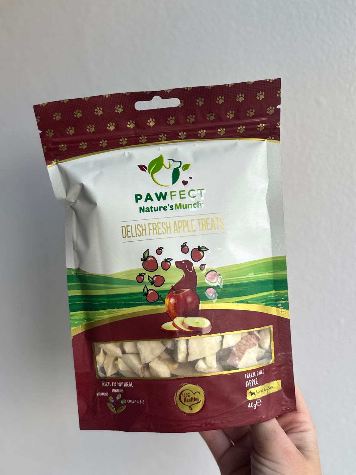 Pawfect Nature's Munch Freeze-Dried Apple Treats for Dogs | Vegan | Immunity & Eyesight Booster | 100% Natural | Grain & Gluten Free | Low Calorie Training Treats (40g/1.41oz)